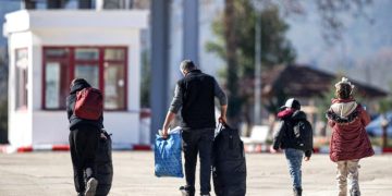 Over 430,000 Syrian Refugees Return Home from Neighbouring Countries
