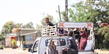Bedouin Tribes Flee Syria’s Sweida Amid Retaliatory Attacks