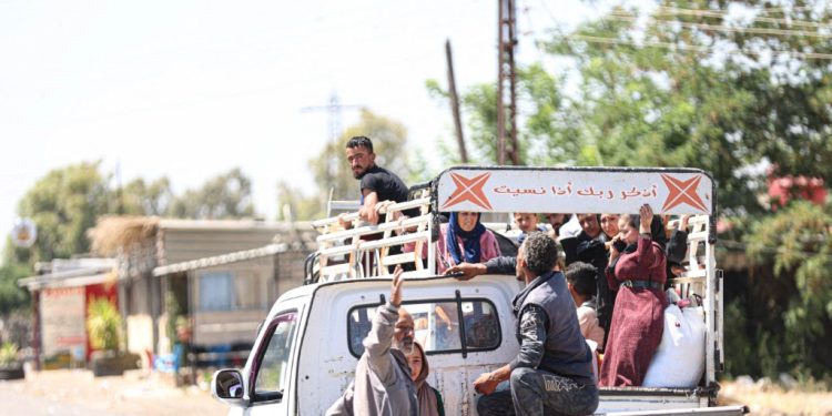 Bedouin Tribes Flee Syria’s Sweida Amid Retaliatory Attacks