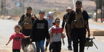Syria Evacuates Dozens of Bedouin Families from Suwayda to Rural Daraa