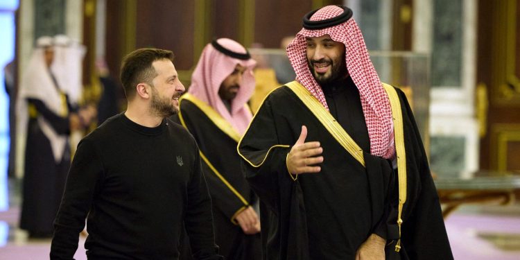 زيلينسكي في الرياض يبحث ملف تبادل أسرى الحرب مع روسيا