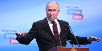 بوتين يفوز بولاية رئاسية خامسة وسط تشكيك بالانتخابات