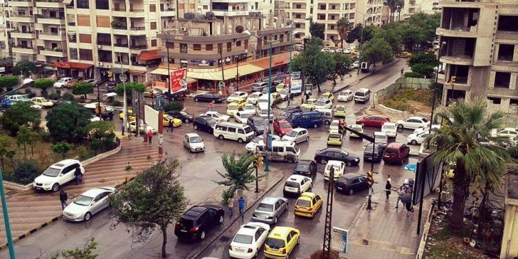 إضراب للسائقين في اللاذقية.. والحكومة تعتبره “إثارة شغب وتمرد”