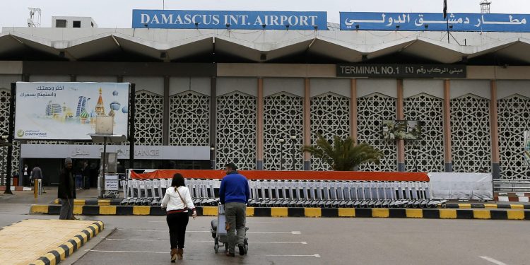 إيران تعلق رحلاتها الجوية إلى سوريا