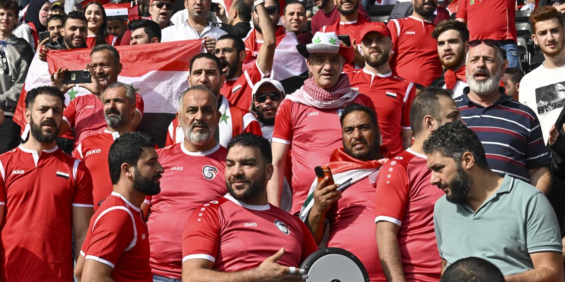 وسائل إعلام محلية: “النفخ والتطبيل” سبب خسائر المنتخب السوري