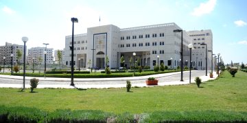 الرئيس السوري يبحث الأزمة الاقتصادية مع الحكومة