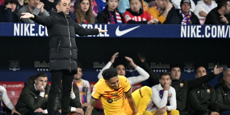 برشلونة يتخذ قراراً مفاجئاً بشأن المدرب الجديد