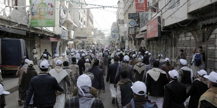 مقتل 18 شخصاً في تفجير منزل باليمن