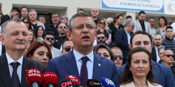 رئيس حزب تركي معارض يبشر أنصاره قبل نتائج الانتخابات