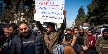 استمرار المظاهرات في إدلب رغم محاولات التهدئة