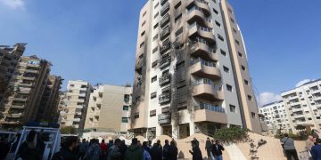 مقتل العشرات من قوات الحكومة و”حزب الله” بغارات إسرائيلية على حلب