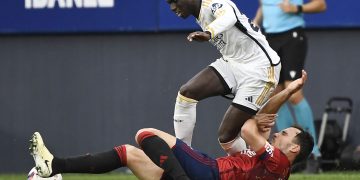 ريال مدريد يسحق مضيفه أوساسونا ويعزز صدارته للدوري الإسباني