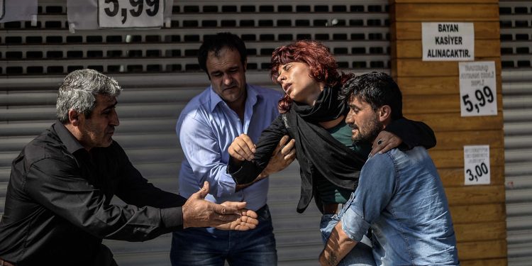 في اليوم العالمي للمرأة.. النساء تُقتل في تركيا وتُعدم في إيران