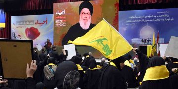 الإمارات تدعو “حزب الله” اللبناني لتسليم سلاحه أو نزعه بالقوة