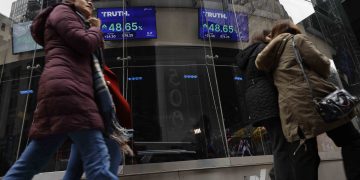 سهم منصة ترامب للتواصل الاجتماعي يقفز بنسبة 40%