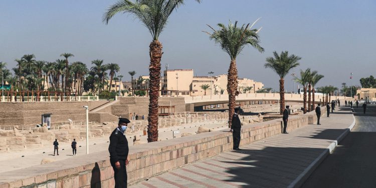 بطريقة غريبة.. سرقة منزل تاجر مخدرات في مصر