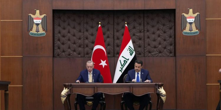 أردوغان في العراق: هل يمر طريق التنمية بإلغاء “العمال الكردستاني” ولجم إيران؟