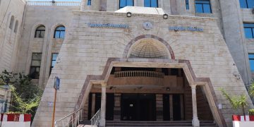 القبض على أب وزوجته قاما بحرق طفله في طرطوس