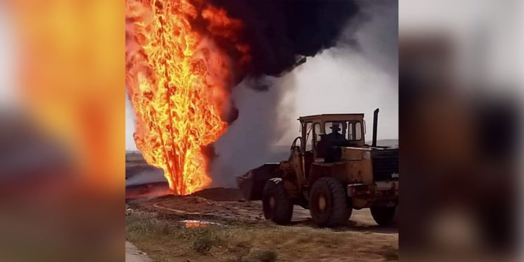 حريق في خط لنقل النفط بريف حمص