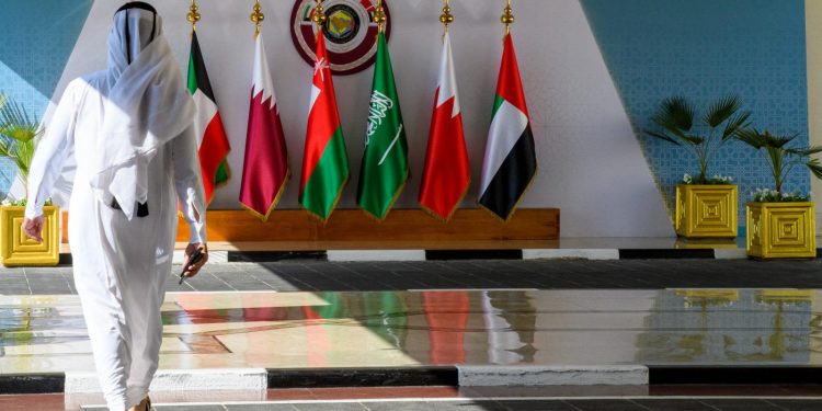 دول الخليج تسعى لمنع توسع الصراع في الشرق الأوسط