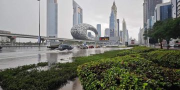 عاصفة توقف مطار دبي “مؤقتاً”