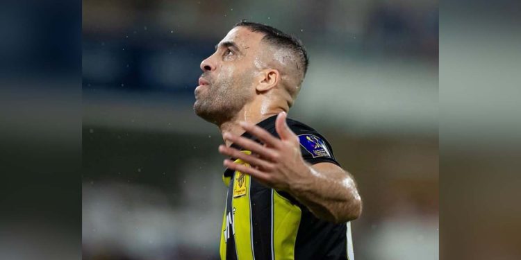 الاتحاد السعودي لكرة القدم يتحرك على خلفية ضرب حمد الله بالسوط 