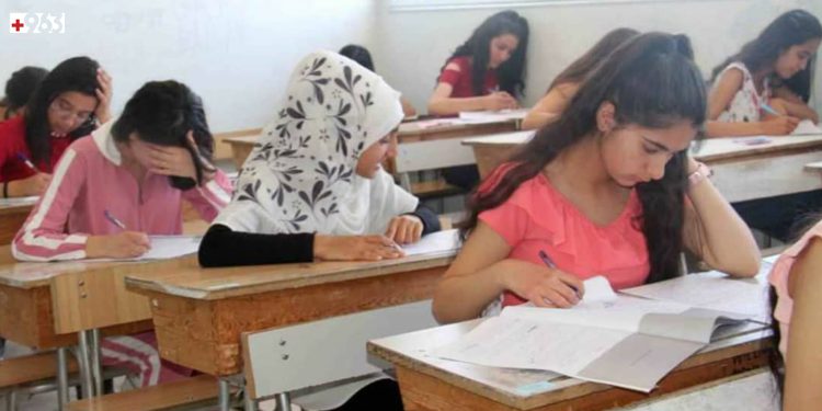 في سوريا.. الحصول على الشهادة الثانوية يرهق الطلاب وأهاليهم ويستنزفهم مادياً ومعنوياً