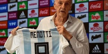 وفاة مدرب المنتخب الأرجنتين الحاصل على أول لقب مونديال للتانغو