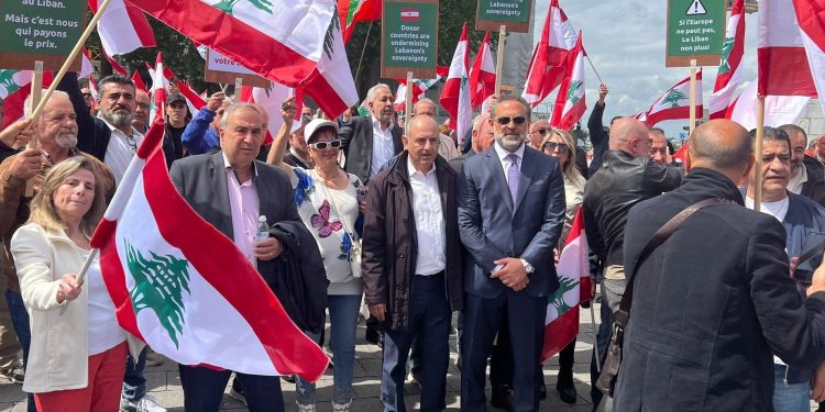 لبنانيون يتظاهرون في بروكسل: أعيدوا السوريين إلى بلادهم