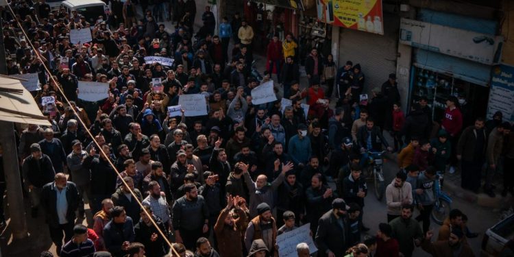 اتفاق في ريف إدلب ينهي الاستنفار العسكري لـ”الهيئة”.. إليك التفاصيل