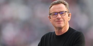 المدرب الألماني يختار البقاء مع المنتخب النمساوي بدلاً من بايرن