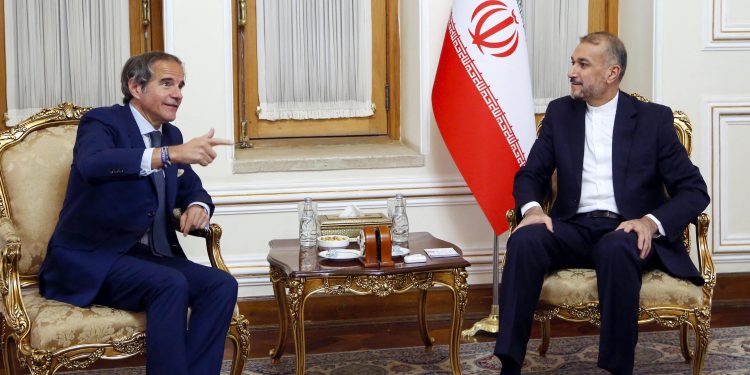 غروسي في طهران لبحث البرنامج النووي الإيراني