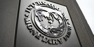 النقد الدولي يرفع توقعات النمو للصين إلى 5 بالمئة
