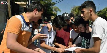هستيريا التعليم في سوريا: التلقين أهم من الذكاء الاصطناعي!