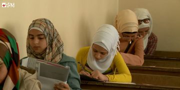 محنة الامتِحانات: قطعوا الاتّصالات لمنعِ الغشّ.. فَشَلّوا البَلد!