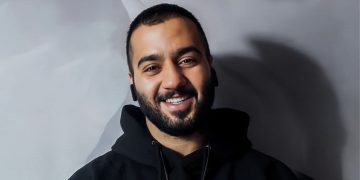 أنباء عن إلغاء إيران حكم إعدام بحق مغنٍ شهير
