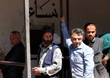 خبزُ حلب لا يؤكل: فسادٌ يرشّ الملح على الجُرح