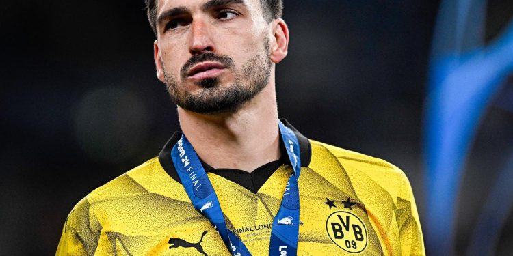 ماتس هوملز يغادر بوروسيا دورتموند بعد أكثر من عقد