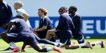 كم نقطة تحتاج فرنسا وهولندا وإنكلترا للتأهل لثمن نهائي كأس أوروبا؟