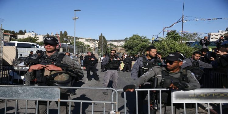 قتيل وجرحى بانفجار سيارة مفخخة شمالي تل أبيب