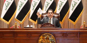 برلمانية عراقية تنشق عن “دولة القانون”… والسبب غريب