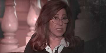 عمرو دياب يُفاجئ “سيدة التوقعات”