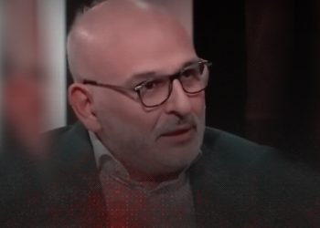 الفنان والمعارض جمال سليمان يظهر بموقف سياسي جديد