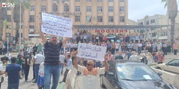 جراء إطلاق نار.. أنباء عن جرحى في صفوف المحتجين بالسويداء