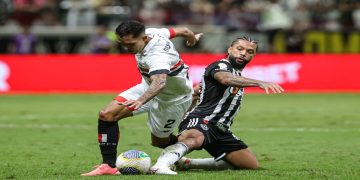 شرطي يطلق النار على لاعب في الدوري البرازيلي