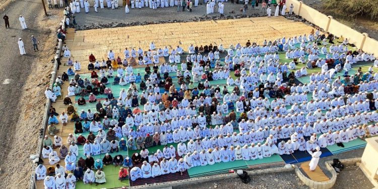 قتلى وجرحى بإطلاق نار في محيط مسجد بمسقط