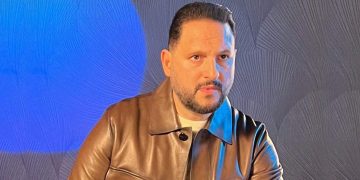 “بوجاتي فيرون” تصل القاهرة مع فنان مصري وتتصدر التريند