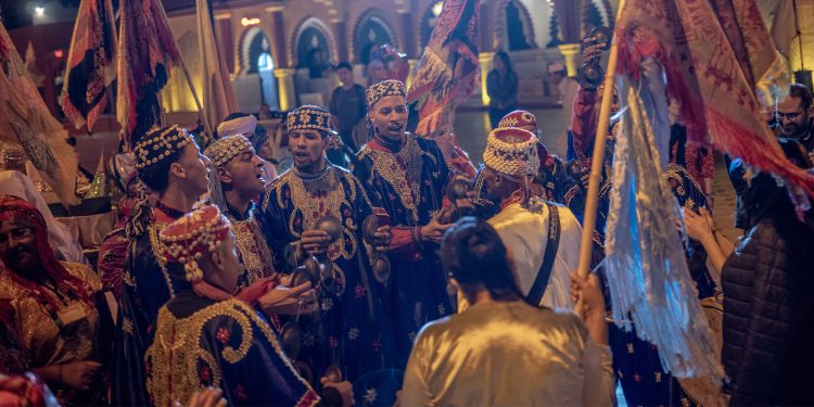موسم الخطوبة في إملشيل: إحياء تقليد مغربي عريق يجذب الزوار