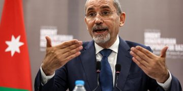 على وقع التوترات.. وزير الخارجية الأردني يزور إيران