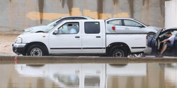 وفاة 5 أشخاص من عائلة واحدة جرّاء سيول جارفة في السعودية
